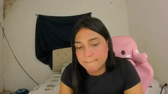 Miss noah18 online show from November 11, 2025, 10:21 pm