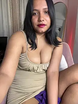 Ninabrunette18 online show from August 4, 2026, 9:01 am