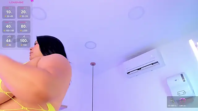violeta candyy  online show from April 22, 2026, 3:31 am