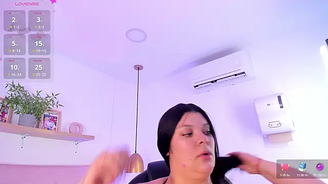 violeta candyy  online show from June 22, 2026, 8:17 pm