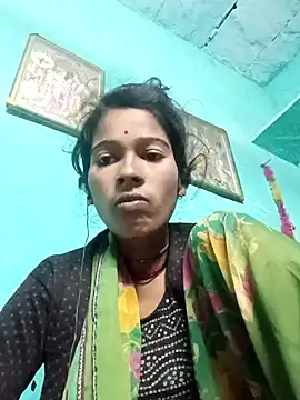Arini Arora online show from January 27, 2025, 7:46 pm