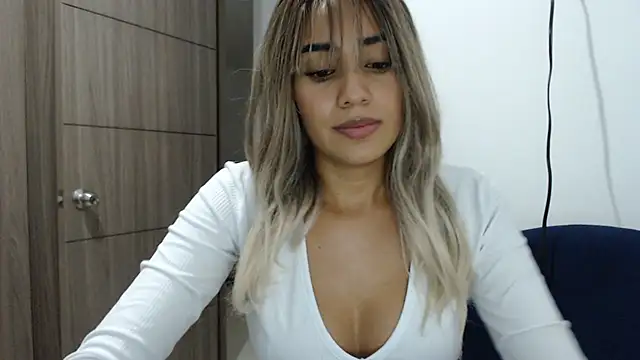 isabela oh online show from December 30, 2024, 2:31 am