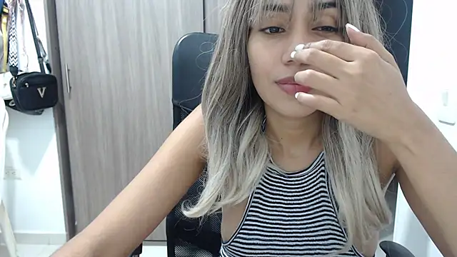 isabela oh online show from February 12, 2025, 2:45 am