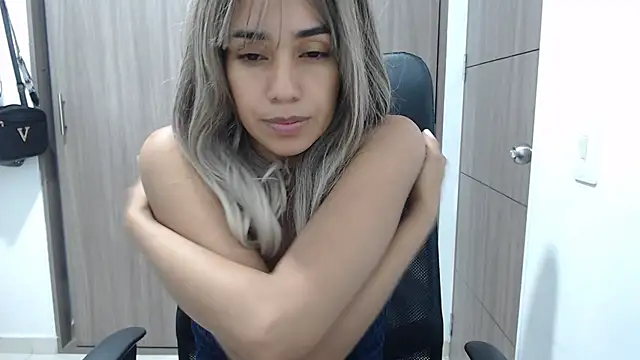 isabela oh online show from February 13, 2025, 3:07 am