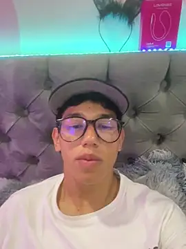 RyanPricee online show from May 6, 2026, 2:51 am