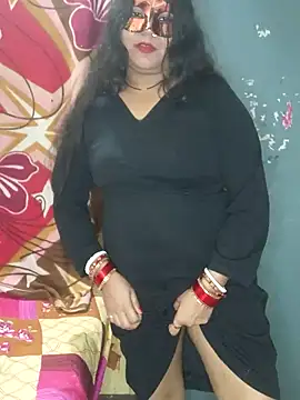 Hot muskaan online show from January 6, 2025, 10:24 am