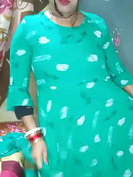 Hot muskaan online show from January 8, 2025, 12:26 pm