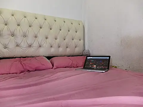 Snapshot of Rocket1978 chatting on November 1, 2025, 3:36 pm Rocket1978 online show from November 1, 2025, 3:36 pm