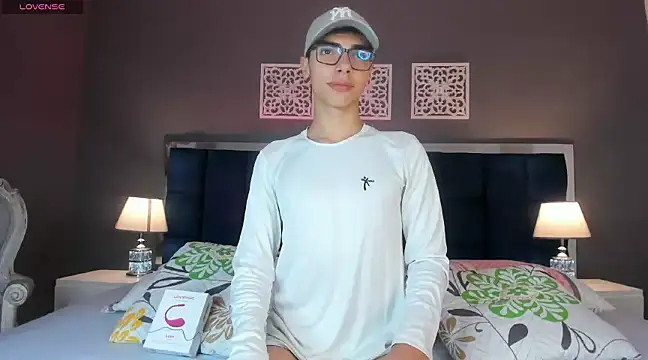 MaxOwen  online show from January 11, 2025, 7:27 pm