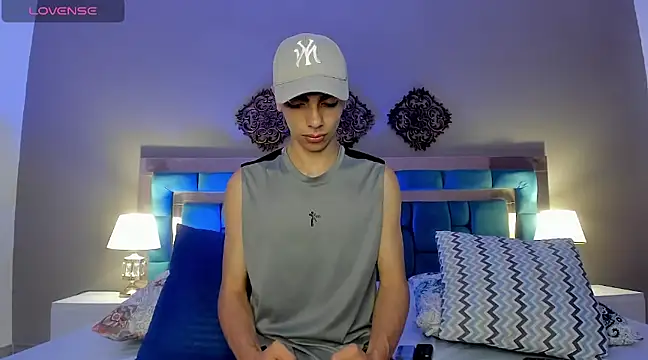 MaxOwen  online show from February 1, 2025, 7:55 pm