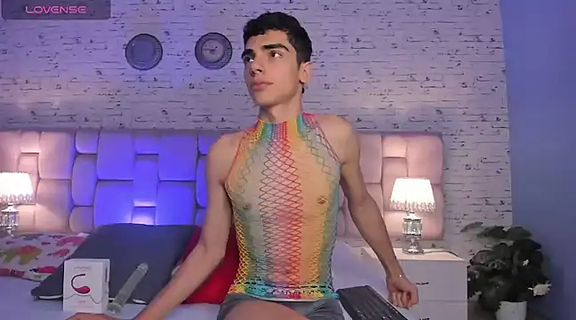 MaxOwen  online show from February 4, 2025, 5:34 pm