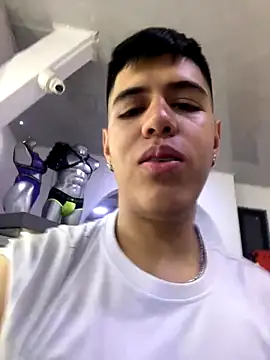 Snapshot of Angel_Khouri chatting on September 20, 2025, 3:07 am Angel Khouri online show from September 20, 2025, 3:07 am