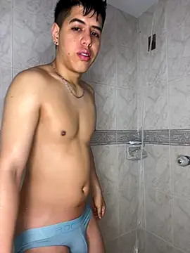 Snapshot of Angel_Khouri chatting on September 28, 2025, 11:21 pm Angel Khouri online show from September 28, 2025, 11:21 pm