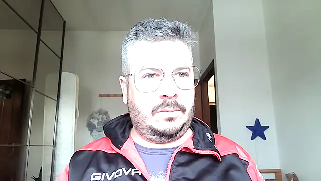 Snapshot of TinyPiercedCutie chatting on January 20, 2025, 9:56 am TinyPiercedCutie online show from January 20, 2025, 9:56 am