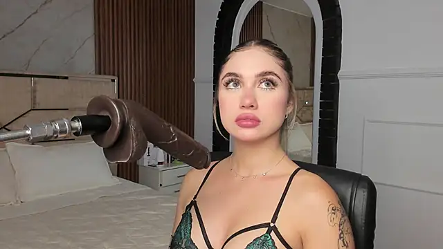 EmiilyHendriixx online show from January 30, 2025, 7:15 pm