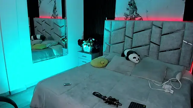 Snapshot of daniiphoeniixx chatting on September 27, 2025, 7:41 pm daniiphoeniixx online show from September 27, 2025, 7:41 pm