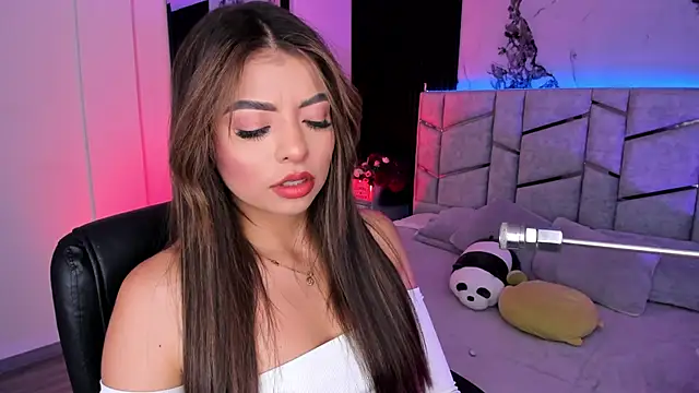 Snapshot of daniiphoeniixx chatting on October 10, 2025, 7:35 pm daniiphoeniixx online show from October 10, 2025, 7:35 pm