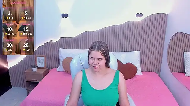 Snapshot of Annie_kurt_ chatting on October 13, 2025, 9:37 pm Annie kurt online show from October 13, 2025, 9:37 pm