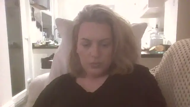 Gigi-Honey online show from December 18, 2025, 11:33 pm