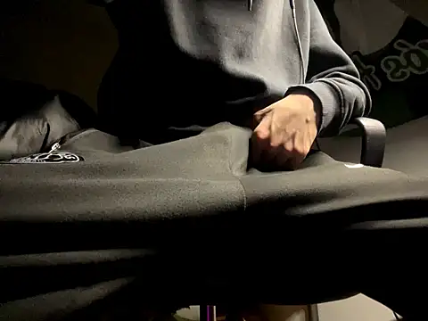 alexrasd online show from February 10, 2025, 11:34 pm