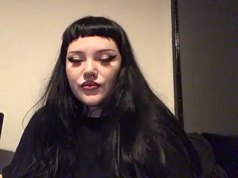 Gothicsiren online show from December 29, 2024, 2:17 am