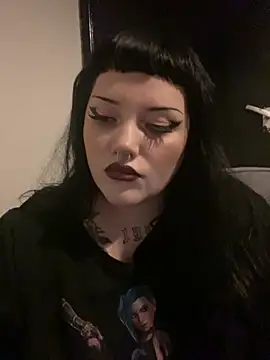 Gothicsiren online show from January 4, 2025, 10:24 pm