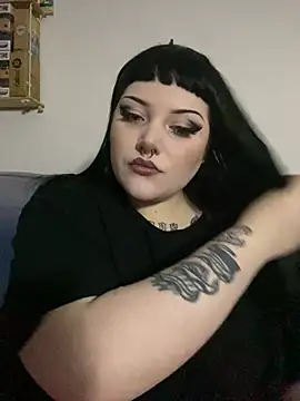 Gothicsiren online show from January 20, 2025, 6:21 pm