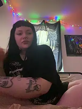 Gothicsiren online show from January 24, 2025, 1:47 pm