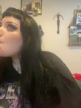 Gothicsiren online show from February 17, 2025, 3:31 pm
