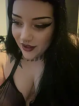 Gothicsiren online show from March 21, 2025, 5:12 pm