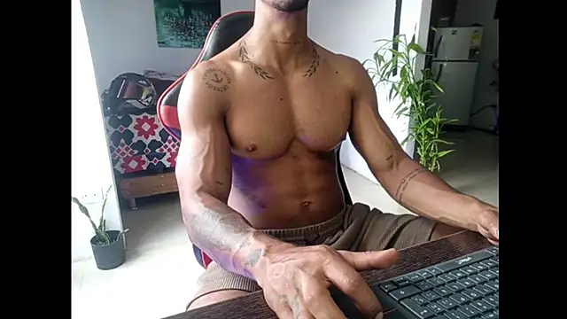 Adam Valenciia online show from June 24, 2026, 3:33 pm