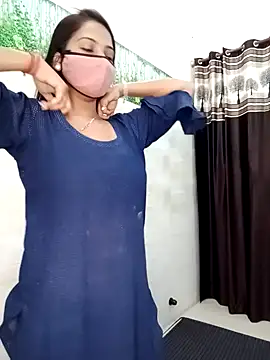 Snapshot of Best-Couple chatting on January 25, 2025, 5:40 am Best-Couple online show from January 25, 2025, 5:40 am