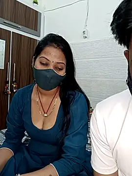 Snapshot of Best-Couple chatting on February 20, 2025, 9:33 am Best-Couple online show from February 20, 2025, 9:33 am