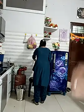 Snapshot of Best-Couple chatting on March 12, 2025, 8:51 am Best-Couple online show from March 12, 2025, 8:51 am