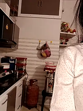 Snapshot of Best-Couple chatting on March 21, 2025, 5:43 am Best-Couple online show from March 21, 2025, 5:43 am