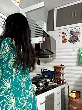 Snapshot of Best-Couple chatting on September 27, 2025, 5:23 am Best-Couple online show from September 27, 2025, 5:23 am