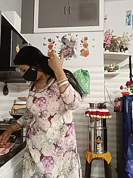 Best-Couple online show from June 29, 2026, 10:37 am