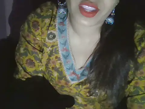 Hot-shanvi online show from April 15, 2026, 4:47 pm