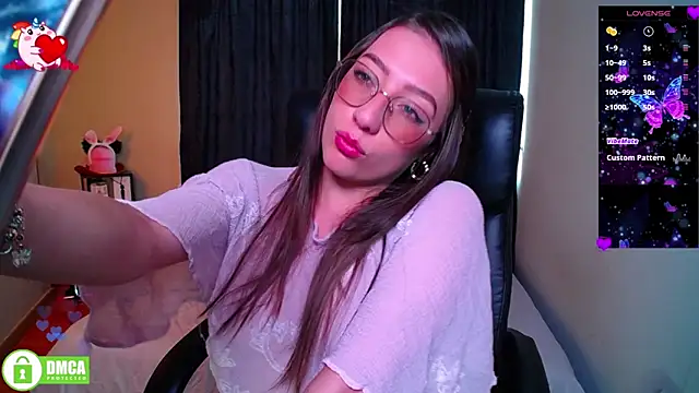 Snapshot of Qadesh_Boix chatting on October 1, 2025, 5:30 pm Qadesh Boix online show from October 1, 2025, 5:30 pm