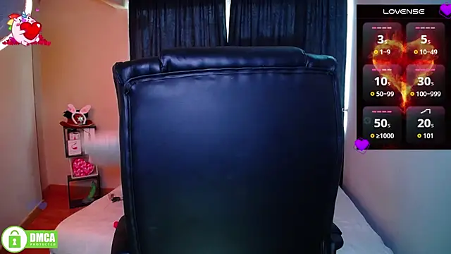 Snapshot of Qadesh_Boix chatting on November 1, 2025, 5:59 pm Qadesh Boix online show from November 1, 2025, 5:59 pm