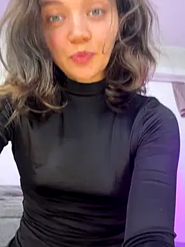 Snapshot of TheYourL chatting on September 20, 2025, 9:38 pm TheYourL online show from September 20, 2025, 9:38 pm