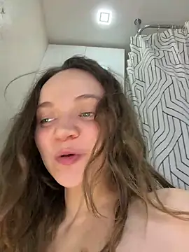 Snapshot of TheYourL chatting on February 21, 2026, 9:27 pm TheYourL online show from February 21, 2026, 9:27 pm