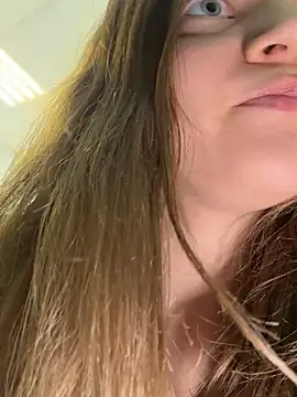 Snapshot of TheYourL chatting on March 27, 2026, 8:19 pm TheYourL online show from March 27, 2026, 8:19 pm