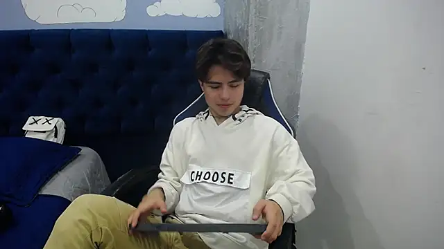 CollinStone online show from February 20, 2025, 8:14 pm
