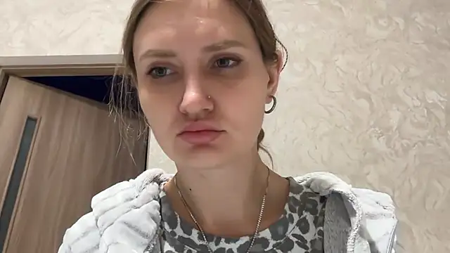 Snapshot of florianikaa chatting on October 16, 2025, 6:53 pm florianikaa online show from October 16, 2025, 6:53 pm