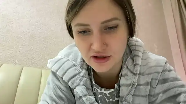 Snapshot of florianikaa chatting on October 18, 2025, 5:57 pm florianikaa online show from October 18, 2025, 5:57 pm