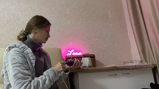 Snapshot of florianikaa chatting on October 30, 2025, 8:42 pm florianikaa online show from October 30, 2025, 8:42 pm