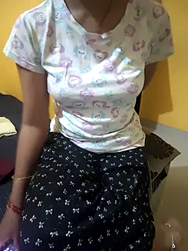 lovelygirl4567 online show from September 18, 2025, 2:52 pm