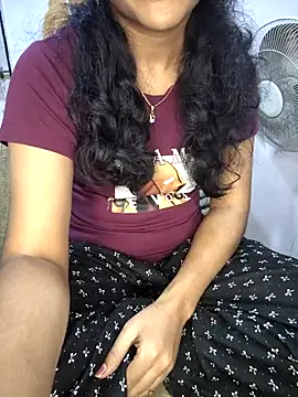 lovelygirl4567 online show from November 13, 2025, 3:33 pm