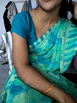 lovelygirl4567 online show from December 3, 2025, 6:32 am